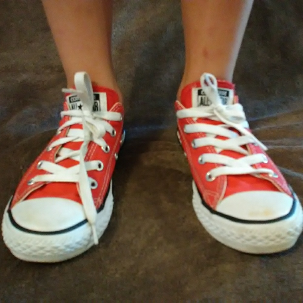 Boys converse
